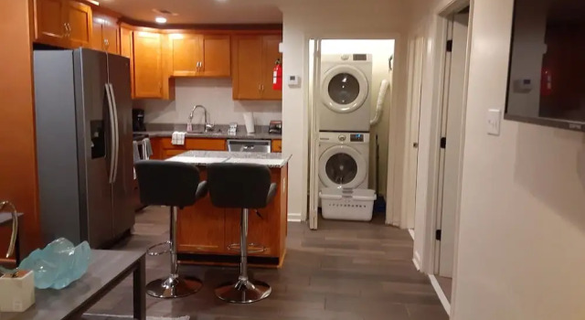 Updated 1-bedroom in Baton Rouge, w/ Washer/dryer, Забронировать Отель Отели Батон-Руж 3 звезды, рядом с Парк на улице Рузвельта, 3*