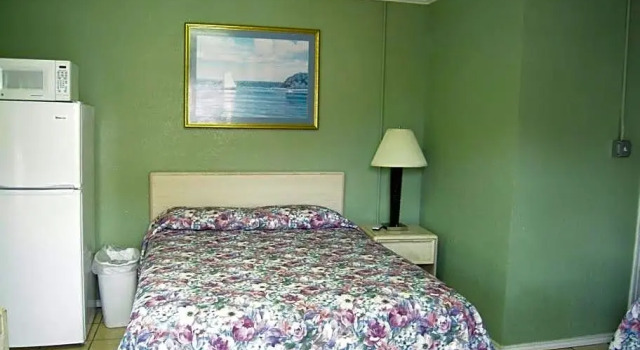 Четырёхместный номер Standard Bayfront Cottages