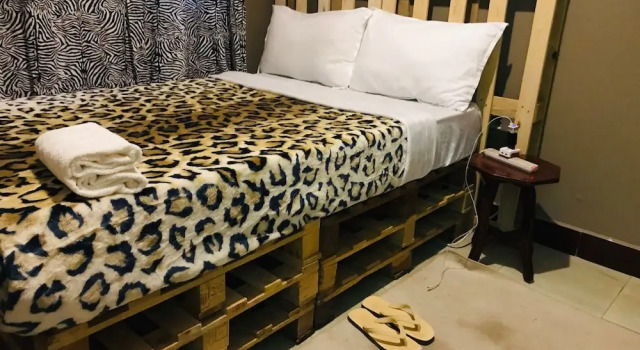 Savannah House - Hostel