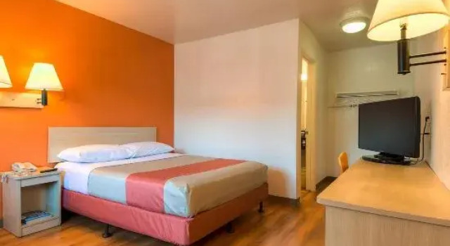 Люкс Motel 6-Westminster, CA - South - Long Beach Area
