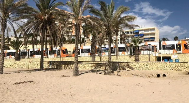 Апартаменты Apartamento con piscina y parking