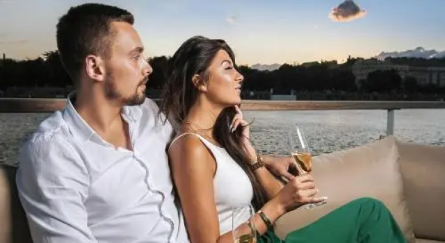 VIPliving Houseboat, Reservar Hotel Praga República Checa, perto de Porta do Pico