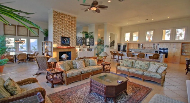 Manu Kai - Beachfront House With Private Pool And Hot Tub 6 Bedroom Home by RedAwning, Rezerwuj Hotel Hotele w Padre Island z basenem, Basen