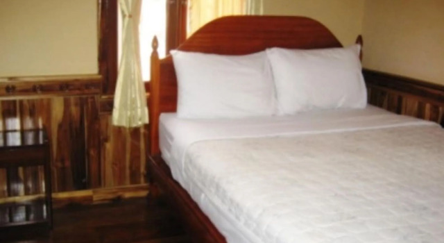 Nittaya Guesthouse, Забронировать Гостевой дом СПА-отели Луангпхабанг, рядом с Haw Pha Bang, SPA-услуги