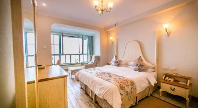 Люкс Deluxe Haitian Yise Resorts Hotel Qinhuangdao