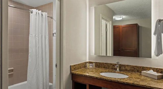 Четырёхместный номер Standard с красивым видом из окна Wingate by Wyndham South Bend - Notre Dame