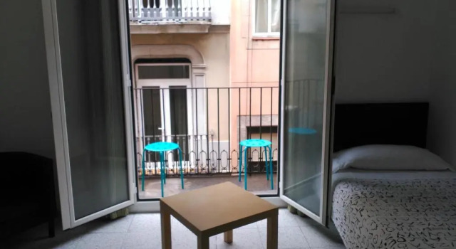 Трёхместный номер Standard Hostal River