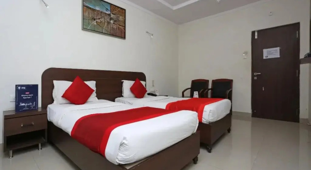 Hotel G7 By OYO Rooms, Rezerwuj Hotel Hajdarabad 