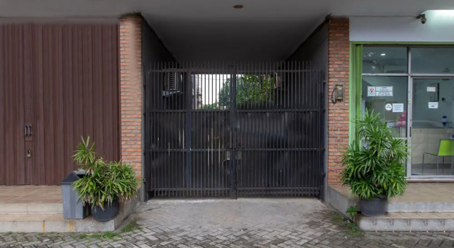 Griya Mas Syariah by OYO Rooms, Varaa Hotelli Curug West Java