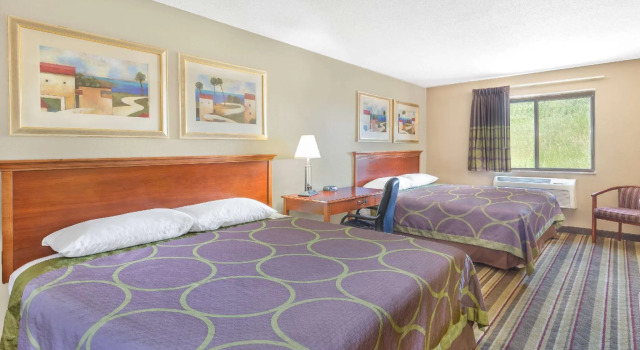 Четырёхместный номер Standard Super 8 by Wyndham Tilton/Lake Winnipesaukee