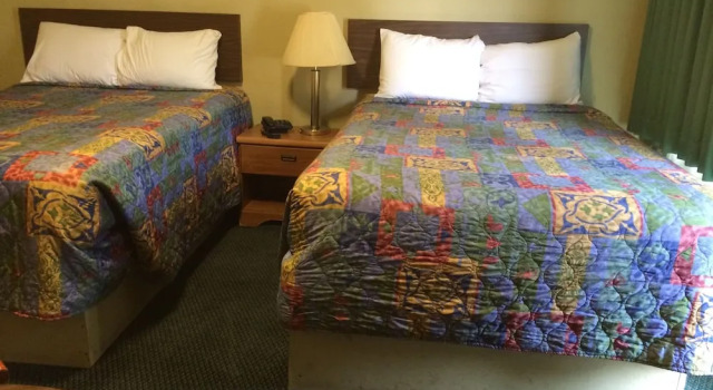 Четырёхместный номер Standard Quick Stop Motel