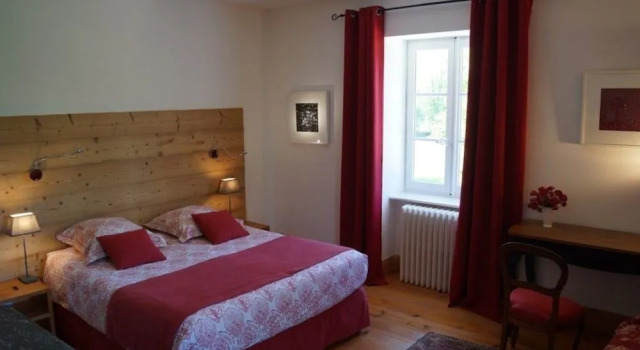 Le clos de Lapras Gite, Boek Hotel Roiffieux Frankrijk