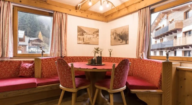 Aparthotel Herzblick GmbH, Prenota Hotel Hotel a Tirolo con parcheggio, Parcheggio