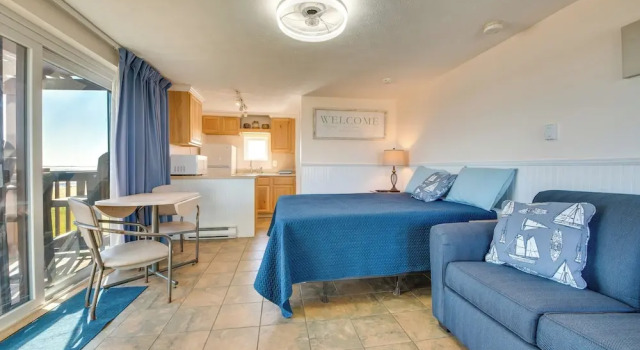 'beachfront 12' Condo on Old Orchard Beach, Buchen Sie Ferienwohnung Old Orchard Beach 
