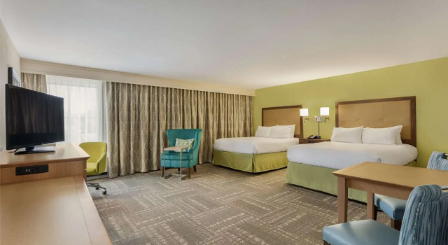Четырёхместный номер Deluxe Hampton Inn Pawleys Island