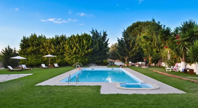 Семейная вилла с балконом Villa John Dimeon Kato Achaia With Pool - Happy Rentals