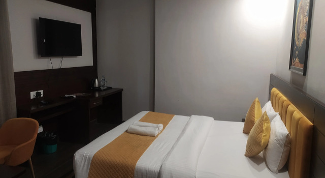 Fressotel Shanti Heritage, Rezerwuj Hotel Hotele w Uttarakhand z basenem, Basen