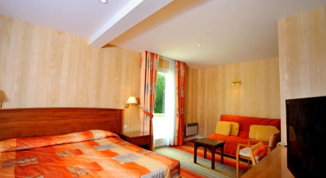 Полулюкс Logis Hôtel Restaurant Relais Du Gué De Selle