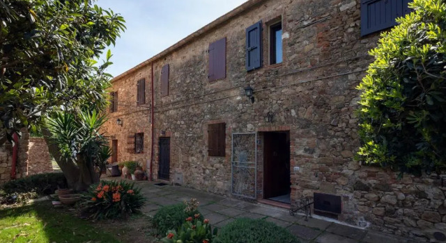 Residenza Castello di Valli, Забронировать Отель Отели Фоллоника с парковкой, Парковка