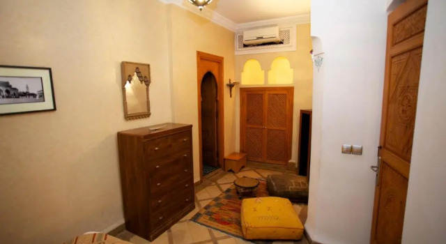 Camera Standard Riad Kenzo
