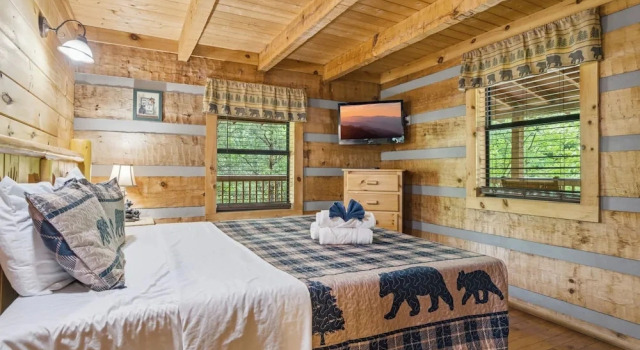Black Bear Hideaway 2 Bedroom Home, Buchen Sie Ferienhaus Villen in Bluff Mountain, Villa