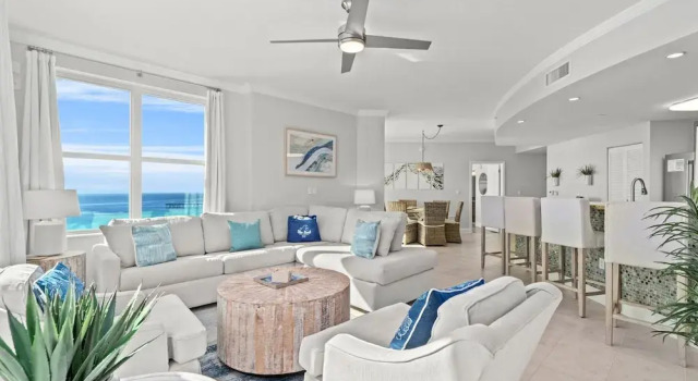 Luxury Beachfront Condo w/ 2 Balconies! Sleeps 8! Walk to Pier Park!, Забронировать Апартаменты/квартира Отели Панама-Сити с парковкой, рядом с Аквагалерея изобразительного искусства, Парковка