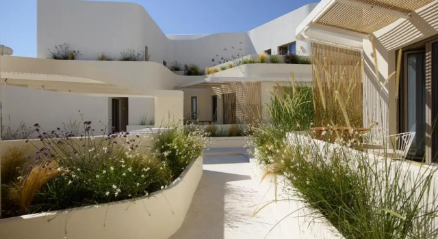 Люкс Deluxe с красивым видом из окна White Pebble Suites