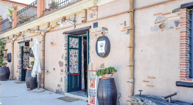 Beautiful Apartment in Gioiosa Marea ME With 1 Bedrooms, Wifi and Outdoor Swimming Pool, Book Apartment Hotels in Sicily with a Pool, Swimming Pool