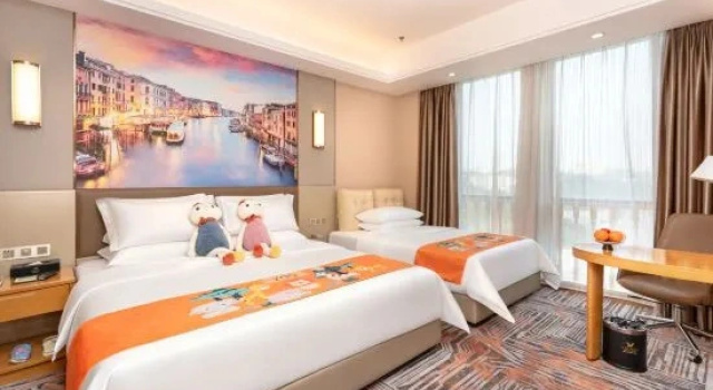 Люкс Deluxe с красивым видом из окна Vienna International Hotel (Yichang Yiling)