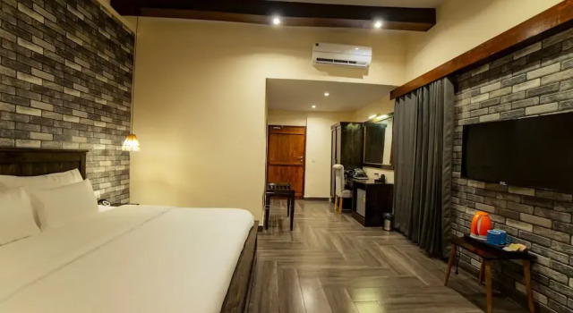 Vanya Forest Resort, Rezervovat Lázně / Resort Nainital Uttarakhand