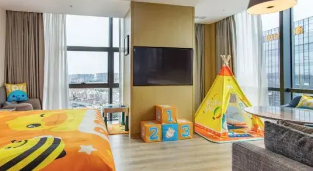 Люкс Courtyard by Marriott Foshan Gaoming