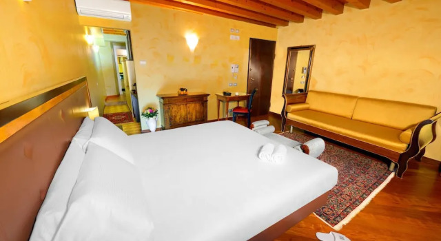 Номер Standard City Centre Rooms and Apartments