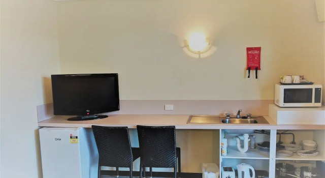 Номер Standard с 2 комнатами с видом на сад Miners Lodge Motor Inn