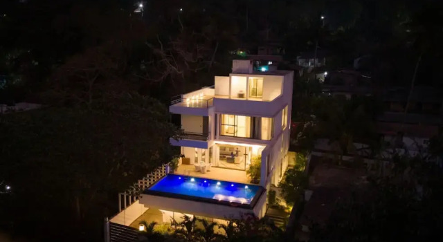 Вилла Lux 4bhk w Elevated Pool 3km to Beach Lazy Duck