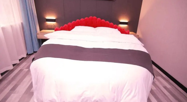 Thank Inn Plus Hotel Shanxi Taiyuan Yingze District Liuxiang Walking Street