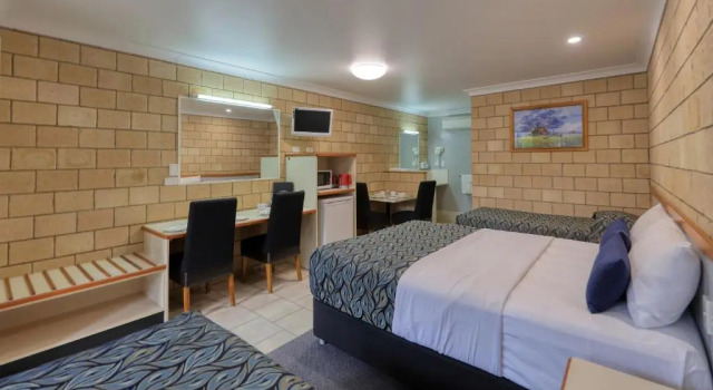 Четырёхместный номер Standard Jacaranda Country Motel