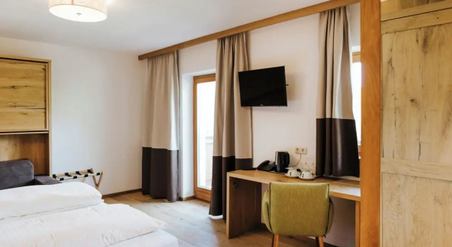 Четырёхместный номер Standard с балконом Hotel Thurnerhof