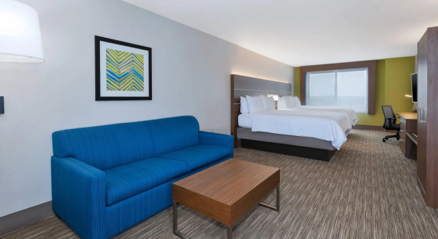 Четырёхместный люкс Holiday Inn Express & Suites Dayton South Franklin by IHG