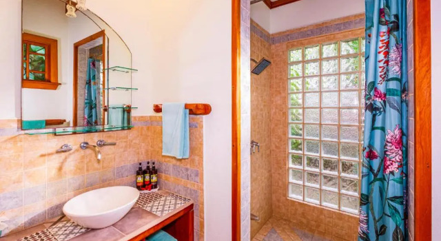 Бунгало с балконом и с видом на сад El Nido Jungle Lodge