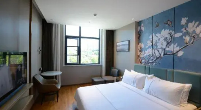 Люкс Magnotel Hotel (Shiyan Dongfeng Avenue Airport)