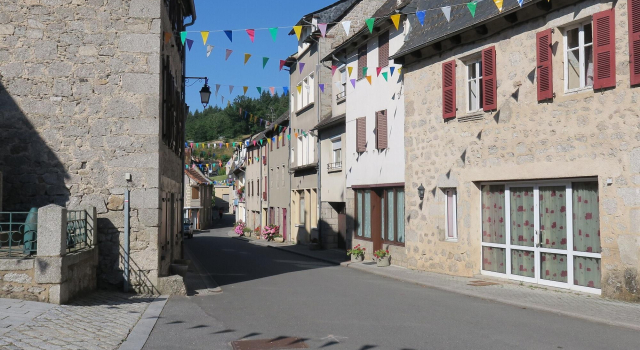 LAncien Poste, Réserver Hôtel Sénergues Aveyron