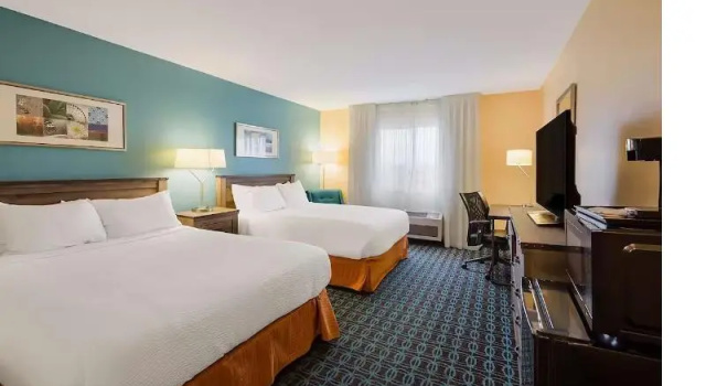 Четырёхместный номер Standard AmericInn by Wyndham Minot
