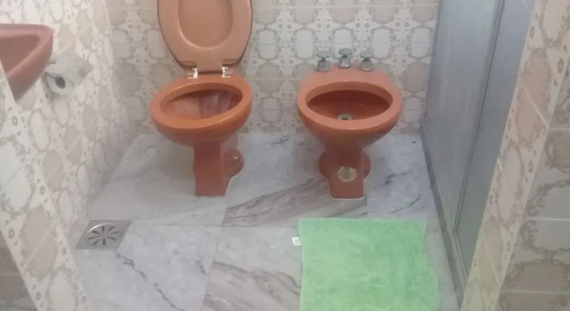 Кровать в общем номере (мужской номер) Hostel Residential Inn