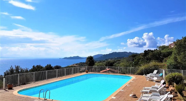Коттедж Maison 4 pièces, vue panoramique, piscine, climatisation, près de Palombaggia