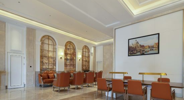 Vienna International Hotel (Jingxi Changfeng International Branch ), Rezerwuj Hotel Hotele 4-gwiazdkowe w Jingxi, 4*