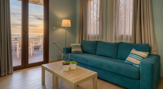 Люкс с 2 комнатами Stella in the Village Suites