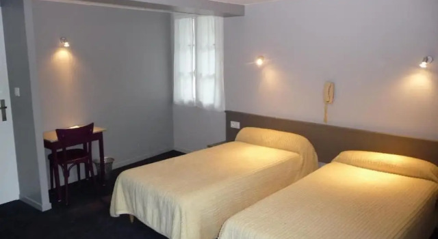 Люкс Logis Hôtel Castel de Mirambel
