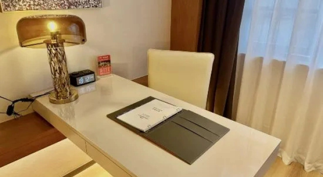Люкс Executive Howard Johnson Huaqiao Plaza xinyu