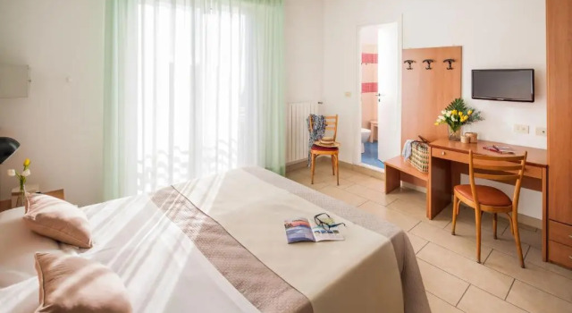 Hotel Europa, Забронировать Отель Отели в центре Финале Лигуре с завтраком, отели в центре Финале Лигуре с завтраком
