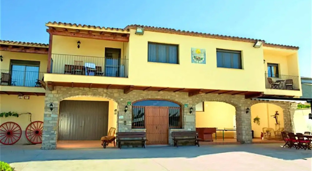 Villa With 7 Bedrooms in Tornabous, With Wonderful Mountain View, Priv, Book Villa Hoteller i Tornabous med pool, Swimmingpool